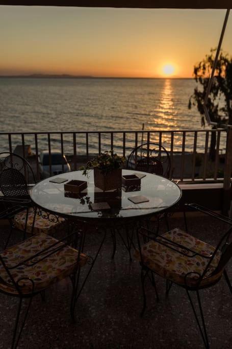The Waves Apartment Monodhéndrion Екстериор снимка